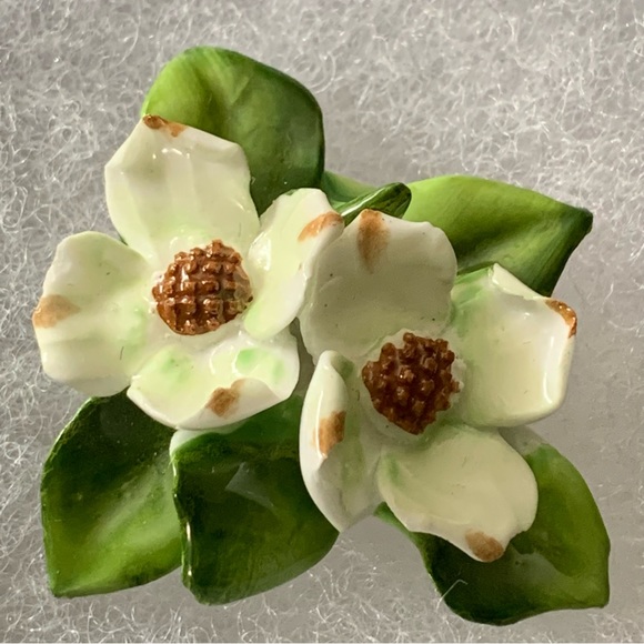 Vintage Hand Painted Bone China Flower Brooch Pin - Picture 3 of 9